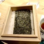 すし処 野毛 松風 - 卓上で炭で炙ります