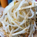 ラーメン荘 歴史を刻め 世田谷 - 汁なしのヤサイ