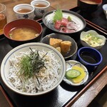 かどや食堂 - さしみとしらす丼定食٩(ˊᗜ、ˋ*)و