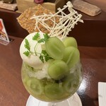 カカオティエゴカン - シャインマスカットのグランパフェ