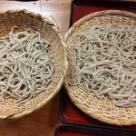 一休庵 - 十割蕎麦(左)と一休蕎麦(右)