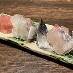 魚店亜紗 - マグロ、タイ、シメサバ、シマアジ