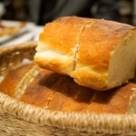 レストラン・バスク - 自家製パン
