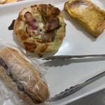 石窯ベーカリー ブロッドン - 北海道ミルクロール・チョコ＆マロン(¥281)、厚切りフレンチトースト(¥281)、石窯フォカッチャ:ポテト＆ベーコン(¥357)