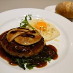 デニーズ - 【期間限定】ハンバーグとグラフォアのトリュフソース＋石窯ブール