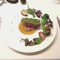 モノリス - メイン～塩漬け豚バラ肉のパセリパン粉焼き