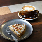ALLWAYS - Lemon Cake（450円） Flat White（650円）