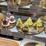 ペチカスケマサコーヒー - ショーケースのケーキたち