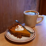 HOMME - Pumpkin pie（800円） AMERICANO（500円）