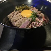 馬刺しと焼き鳥 グルマン三年坂 - 