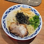 九州らーめん亀王 - 料理写真: