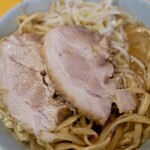 ラーメン二郎 - 豚アップ