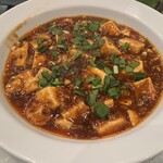 紅虎餃子房 - 麻婆豆腐　1,078円