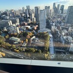 ザ・プリンスギャラリー東京紀尾井町クラブラウンジ - ラウンジは南側の眺望が楽しめます　名前と違って日比谷高校は永田町にあるんですね、びっくり