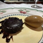 ル・ジャルダン・デ・サヴール - フォンダンショコラ　艶々のアイスクリームが素敵