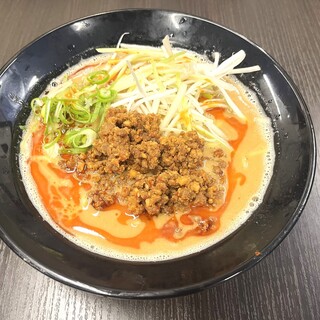 탄탄면을 좋아하는 사람이라면 꼭 한 번 맛봐야 할 진한 맛!