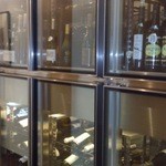 スリオラ - ワインセラー