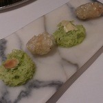 スリオラ - ブロッコリーのビスコッティーとポークの皮のフリット