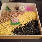 中央軒 - かしわめし860円。