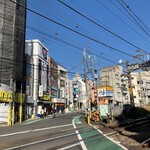 一番いちばん - 小田急線踏切を渡って更に前へ