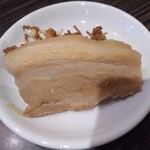 オリオン餃子 - 叉焼と味玉ポテトサラダを取り皿に