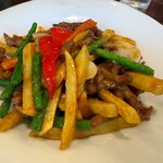 とり天発祥の店 レストラン東洋軒 - 牛肉とジャガイモのカキ油炒め