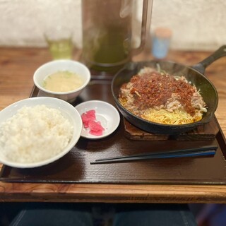 肉食堂 最後にカツ。_0