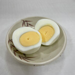 キッチン・サテライト - 皮剥きますか？と聞かれてむくのが苦手なのでお願いしたら、半分にカットしてくれました