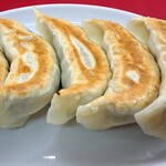 ゆたか屋 - 大ぶり、しかし繊細な味の餃子醤油、辣油、胡椒、酢これら使わなくてもバリバリの美味しさ！