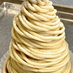 LuLu - ・和栗のモンブラン　店内にて撮影。