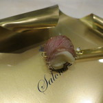 岩手県産A5黒毛和牛のサーロインのソテー、白トリュフ・オイルで香り付けしたじゃが芋(メイクイン)2