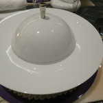 SALONE 2007 - 一晩マリネしソットボートした雄雉の胸肉と赤海老　カモミール、アールグレイ、雉のブロードのソース　マスカルポーネのクレマ、ロマネスコ、マジョラム1