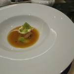 SALONE 2007 - 一晩マリネしソットボートした雄雉の胸肉と赤海老　カモミール、アールグレイ、雉のブロードのソース　マスカルポーネのクレマ、ロマネスコ、マジョラム3