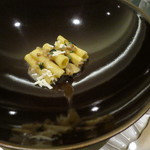 SALONE 2007 - 栗とラルド、ポルチーニ茸のソテーで和えたマッケロンチーニ　ミント、リコッタ・サラータ（チーズ）2