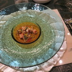 SALONE 2007 - 野菜と一緒にマリネして蒸しオーブンで焼き上げた鮟鱇とフォアグラのコンフィ　鮟鱇の肝のソース　パッキーノ（トマト）、レモンのカンディータ(シロップ漬け)、レモンゼスト、タイム1