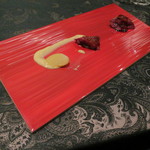 SALONE 2007 - 鴨、洋梨のモスタルダ　ポレンタとゴルゴンソーラのソース　ジュのソース1