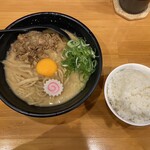 肉玉そばおとど - 料理写真: