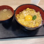 九州鳥若丸 - 濃厚玉子丼
