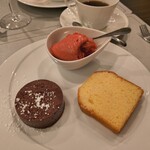 サンク・オ・ピエ - 