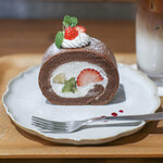 キッサ マシマロ - 料理写真:２０２５年１２月再訪：ショコラとフルーツのロールケーキ☆