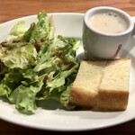 FORNO GAKU - パスタランチについてくるスープ、パン、サラダ