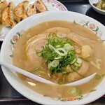 餃子の王将 - 料理写真:こってりラーメン748円(2025年12月)
