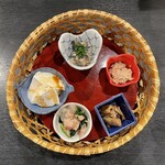くずし割烹 しま正 - 2025.12.08 (月)    おばんざい御膳（天ぷら盛合せ）　2000円（税込）