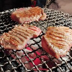 炭火焼肉 ひびの亭 - 