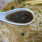 悟空 - ラーメン600円、最後にラーメンタレで味マシ(2025.10.18)