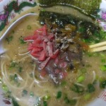 悟空 - ラーメン600円、紅ショウガ＆高菜で味変(2025.10.18)
