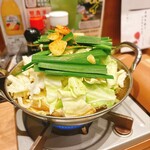 炭火焼きとん焼鶏 出陣 - 