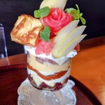 花実 - キャラメル香るリンゴのパフェ