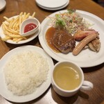 HAMBURG WORKS - ◯ワークスハンバーグ＆ミックスグリル¥1780
◯トッピングフレンチフライポテト¥250
…トッピングなのでワンプレートかと思いきや…
別皿で提供されたのことが嬉しい♪(๑ᴖ◡ᴖ๑)♪