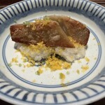 にしの - 前菜: 高槻の海老芋、カラスミ、三つ葉シャリに乗せて